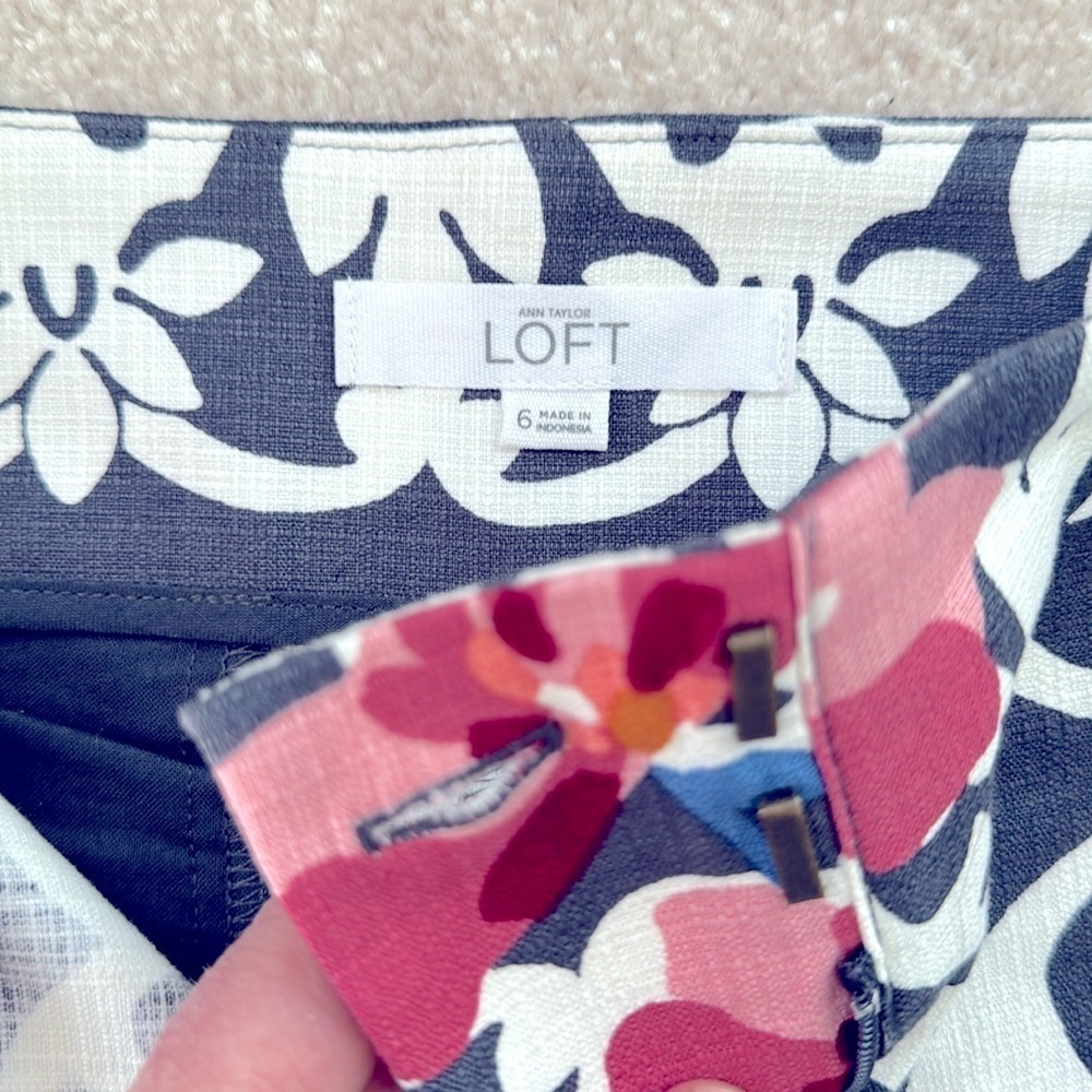 Ann Taylor Loft floral the Riviera short size 6 - Picture 4 of 7